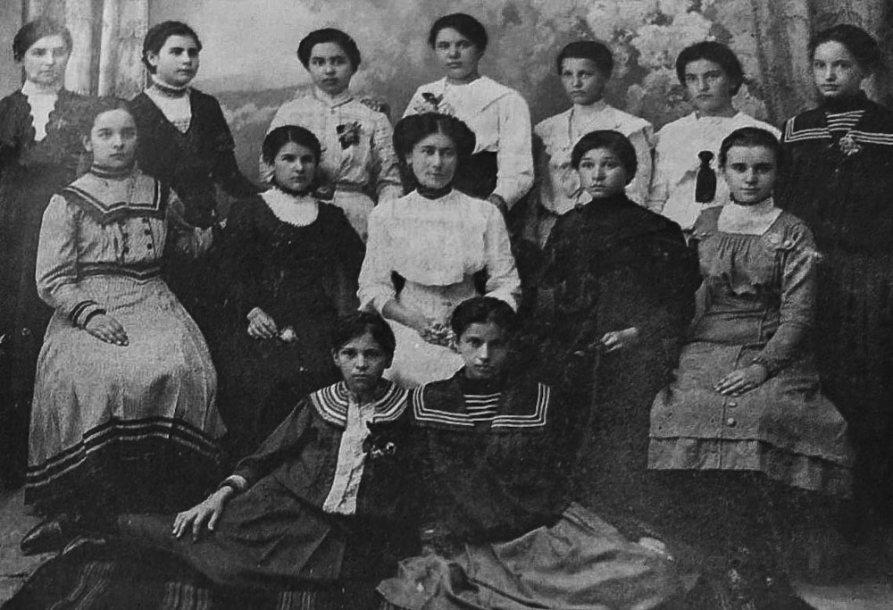 Privatna ženska gimnazija 1910. godine